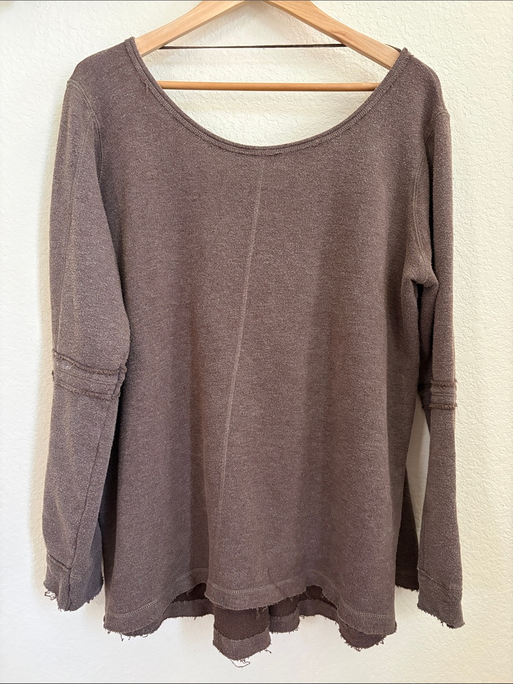 Free People Women’s Large Brown Oversized Sweater Top Raw Hem Babydoll Boho